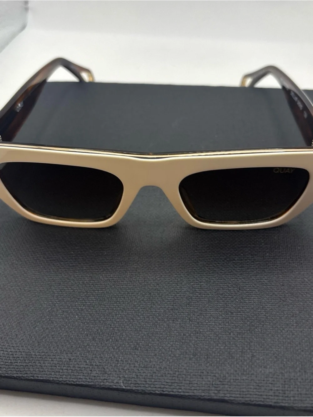 Quay Australia Dollar Signs Sunglasses Ivory/Brown Gold Polarized Cat Eye Trendy